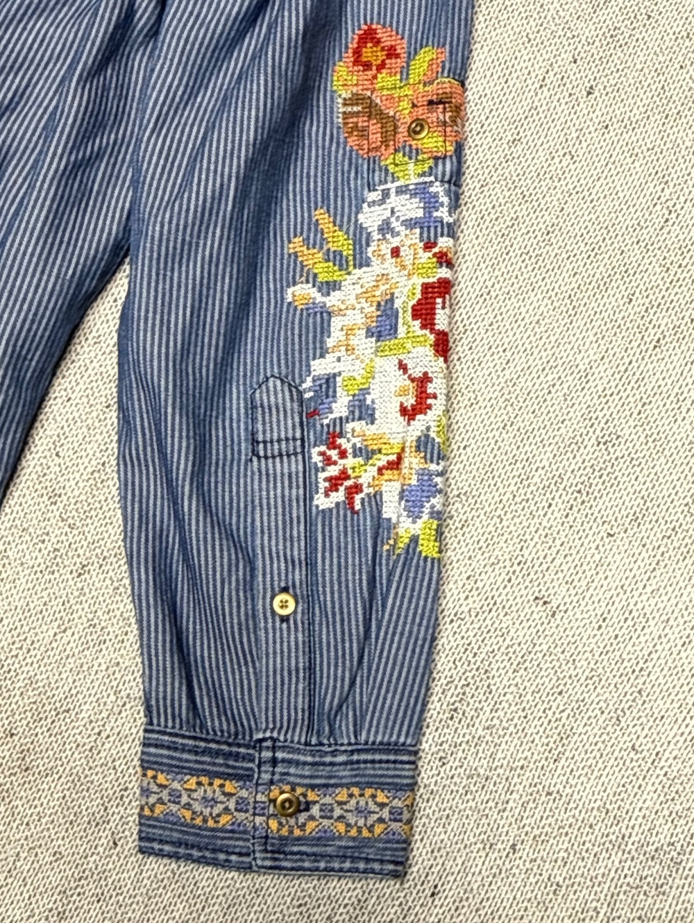 Sundance Blue Striped Embroidered Floral Tunic Top Small - Picture 11 of 12